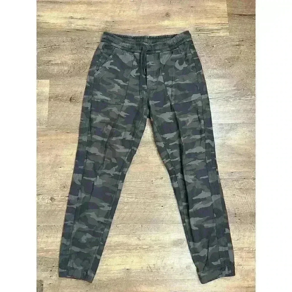 Athleta Farallon Jogger Camo Print Women's 4 Pull On Drawstring Athleisure - Picture 1 of 10